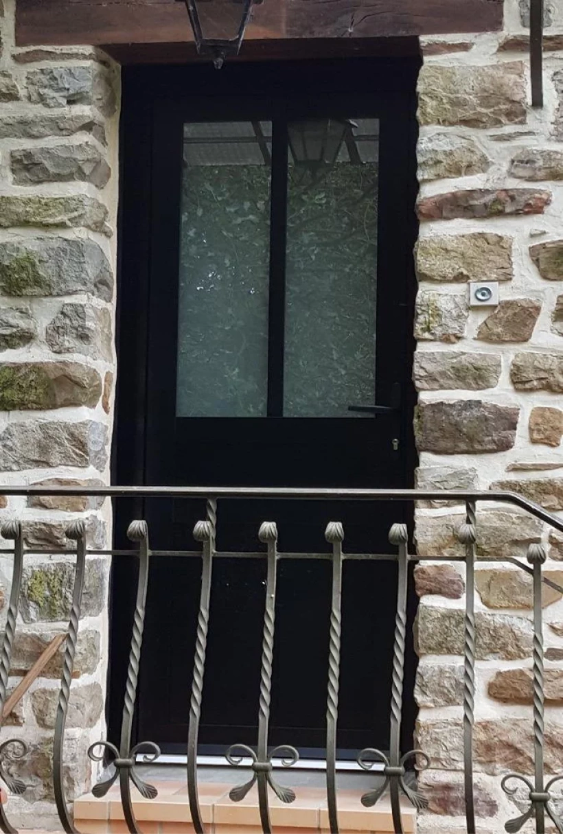 Hoguin Menuiserie Travaux De Menuiserie A Rennes En Ille Et Vilaine 35 Portes Dentree 11