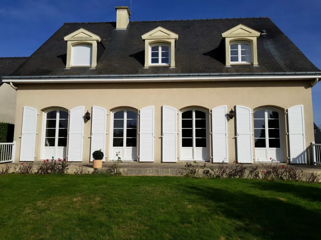 Hoguin Menuiserie Travaux De Menuiserie A Rennes En Ille Et Vilaine 35 Protection Solaire 1